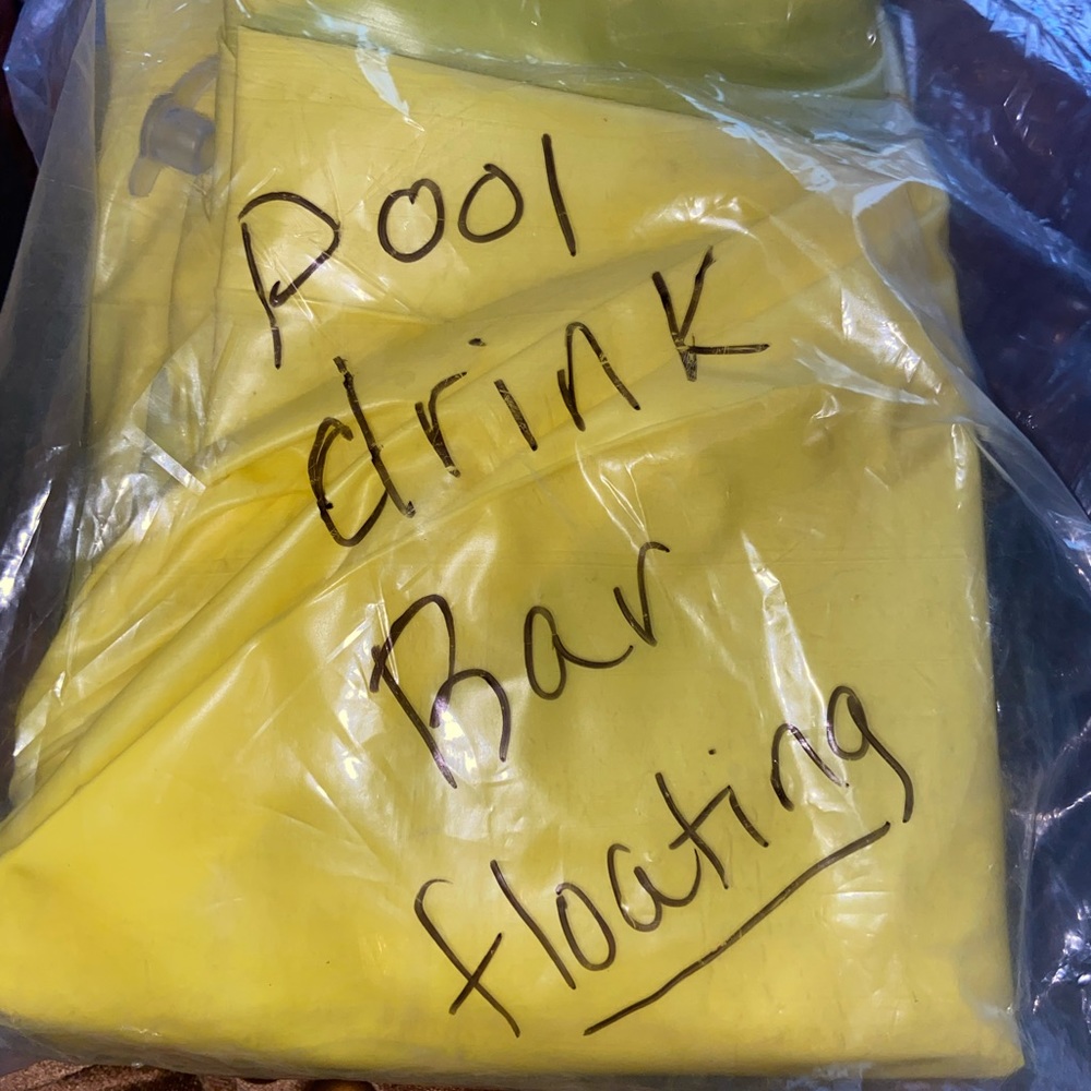 New Pool drink bar